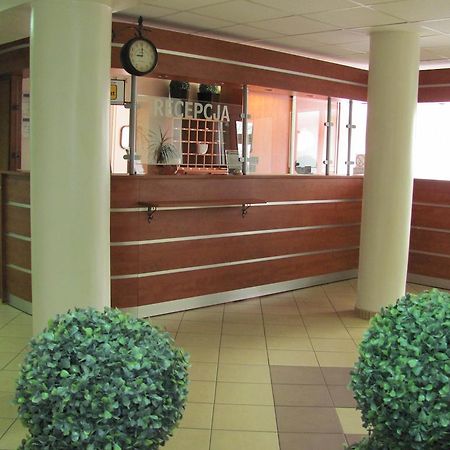 Hotel Polkowice Bagian luar foto